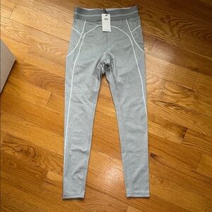 ALO Yoga women’s  Light Gray Leggings